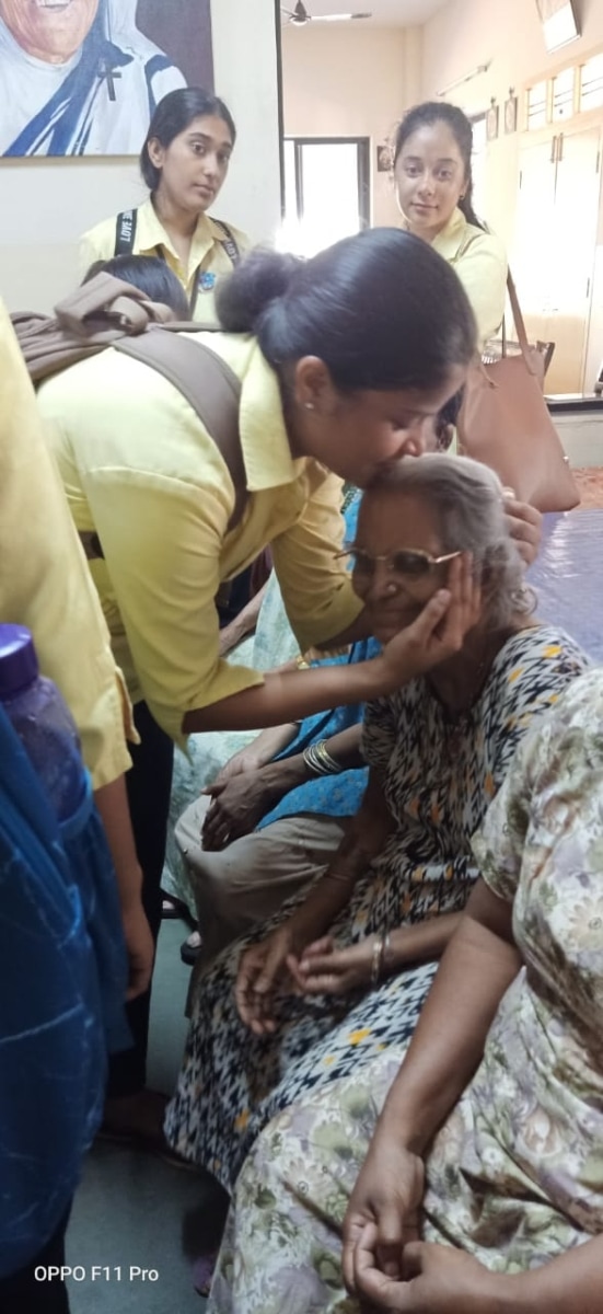 Visit To The Old Age Home St Agnes College Autonomous 