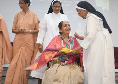 An elegant felicitation ceremony organised by Management and Students for the retired staffs