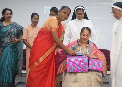 An elegant felicitation ceremony organised by Management and Students for the retired staffs